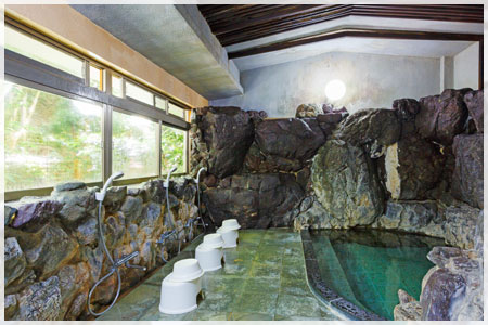 Iwaburo hot spring bath